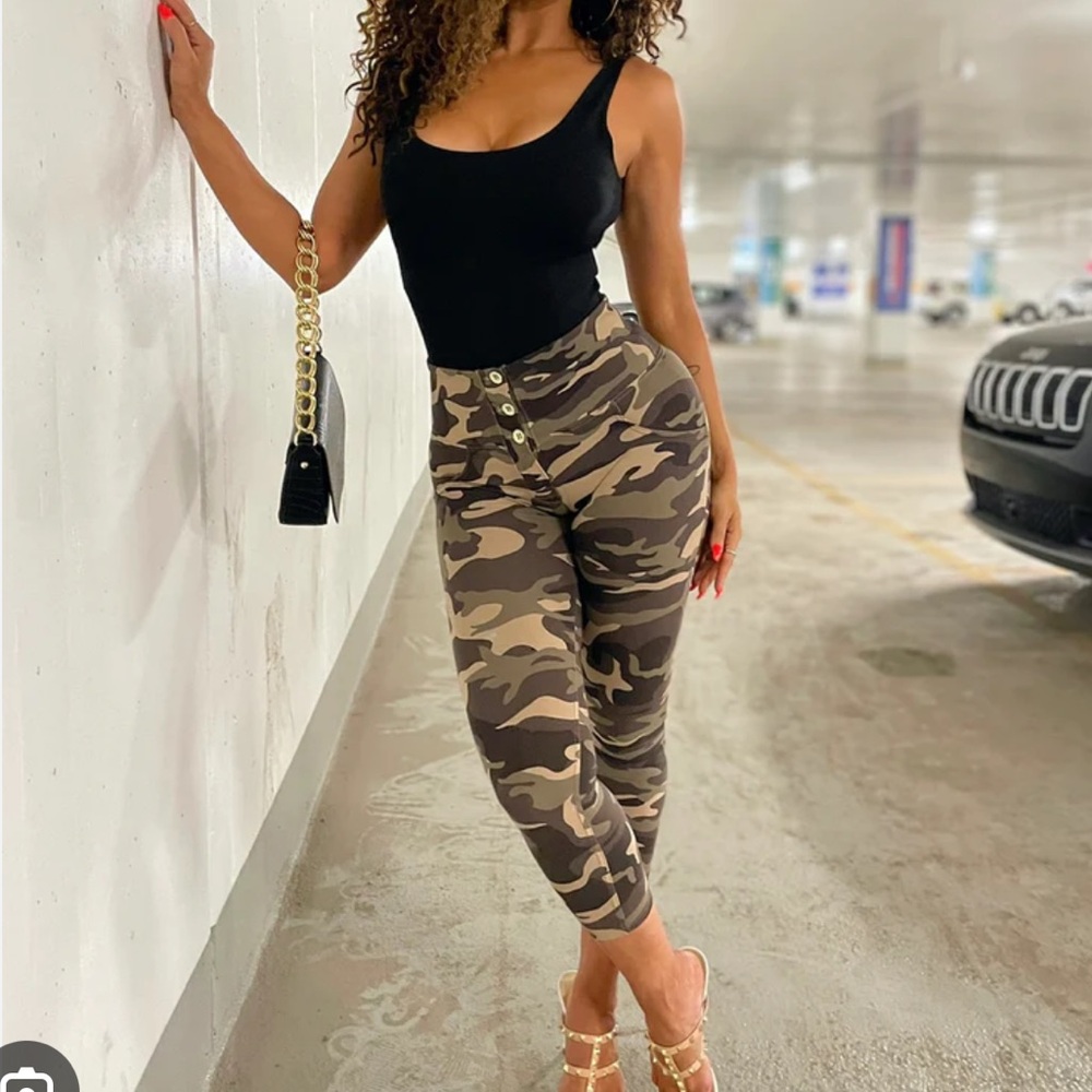 Livify Freddy Camo Shaping Pants